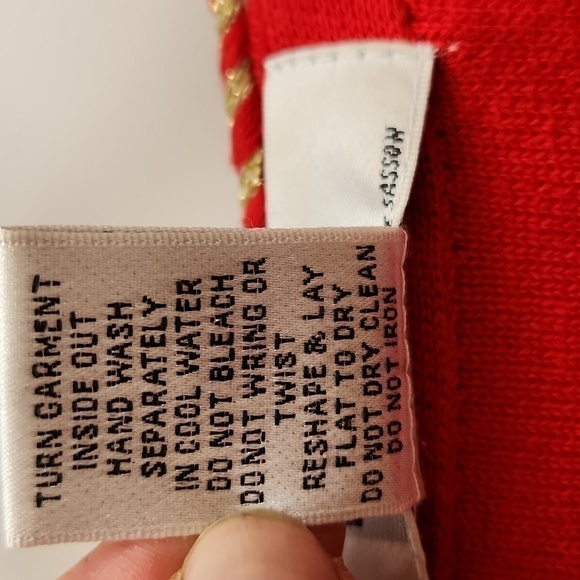 Ugly CHRISTMAS Sweater Vest red beaded sz M by Kikit by Maurice Sasson - Picture 4 of 4